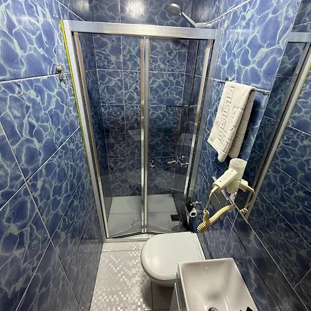 Invictum Hotel 3*