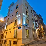 Invictum Hotel 3*