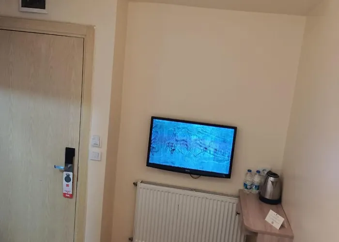 英维克顿公寓 酒店 3*